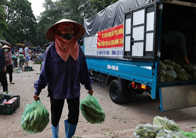 Tổ phản ứng nhanh ở thôn, xã lập nhóm cùng nhau 'giải cứu'