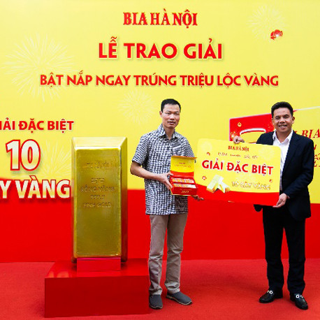 Trúng thưởng 10 cây vàng nhờ thưởng thức Bia Hà Nội