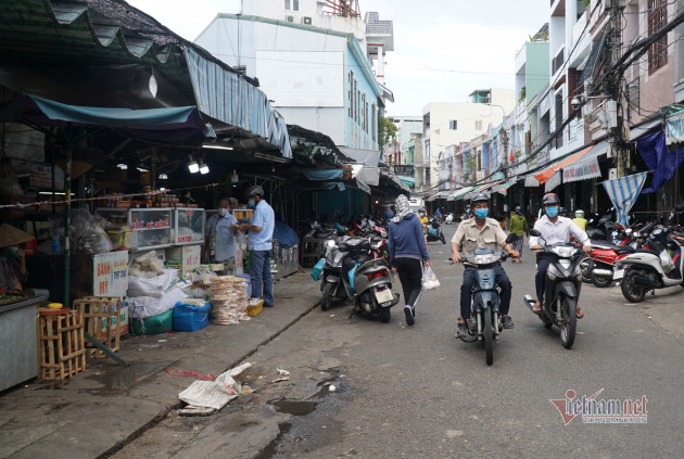 Trước giờ G dừng tất cả trong 7 ngày: Thịt đầy sạp, rau tràn hàng