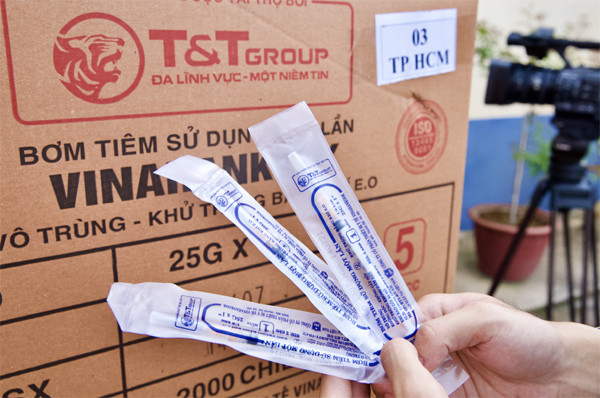 T&T Group trao thêm 8,5 triệu bộ kim tiêm cho chiến dịch tiêm chủng phòng Covid-19