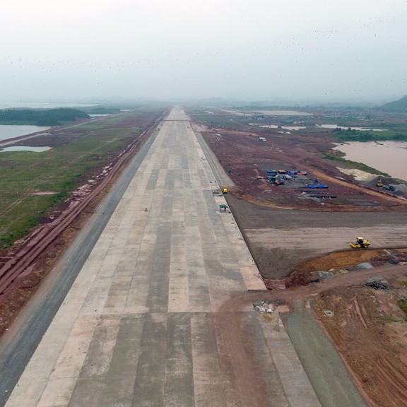 Tư nhân làm sân bay 3 năm, đường sắt trên cao bao lâu còn dang dở