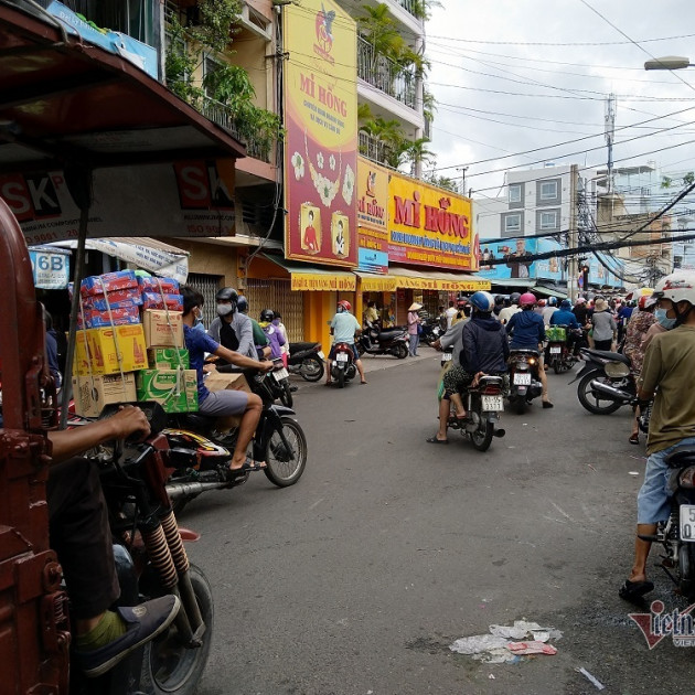 Túc trực 24/24h, Sài Gòn xử phạt nặng hành vi gom hàng trục lợiicon