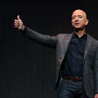Tỷ phú Jeff Bezos sẽ từ chức CEO Amazon vào đầu tháng 7icon