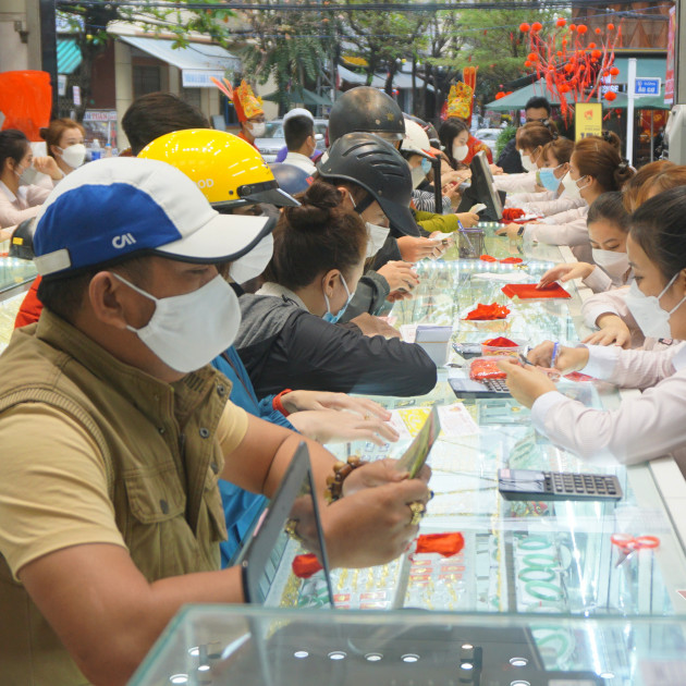 Vàng linh vật Hổ được nhiều người chọn mua ngày vía Thần Tàiicon