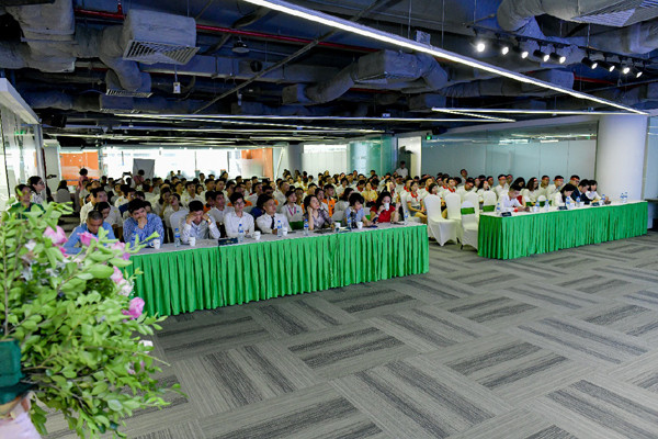 Veracity ký kết hợp tác phân phối chiến lược dự án Harmony Square