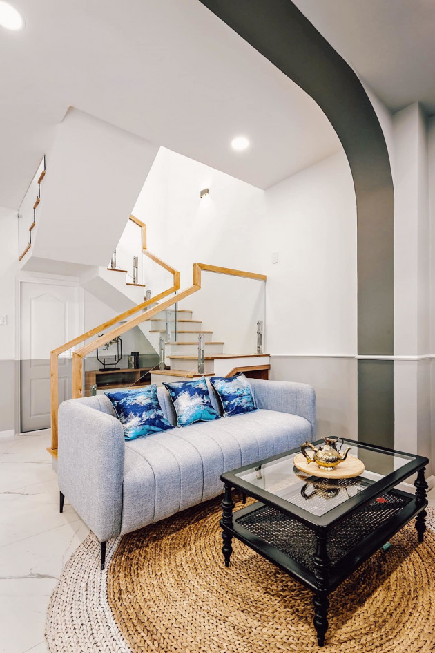 Vợ chồng lớn tuổi cải tạo ngôi nhà bong tróc, ố vàng để tận hưởng cuộc sống an yên