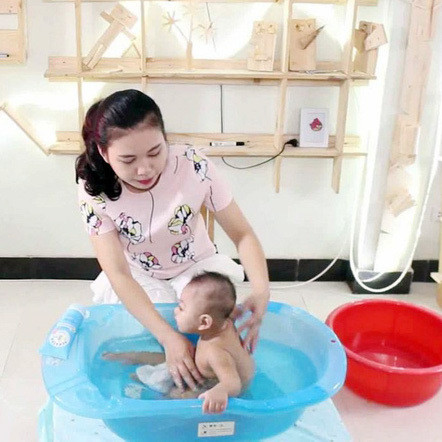 Vợ chồng thu nhập 20 triệu/tháng, nuôi 2 con nhỏ mà tháng nào cũng hết sạchicon