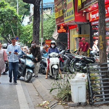 Xách bao tiền đi mua vàng, cửa hàng xin nợ vàng vì bị khách 'vét' sạchicon