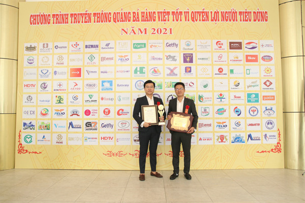 Yourhomes nhận cú đúp giải thưởng về thương hiệu và chất lượng dịch vụ