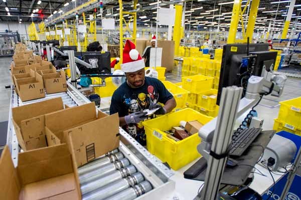 Amazon tìm kiếm hàng tồn kho xuyên biên