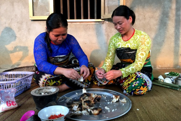 ban ngam ra quy uoc rieng de bao ve dan ca song, le tet moi duoc an hinh anh 4