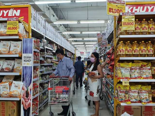 da nang ngay dau han che ra duong: hang hoa "nam cho" nguoi mua hinh anh 3