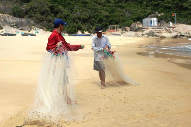 Đàn ông, đàn bà đều làm được nghề này, ngày “trúng” cả triệu bạc