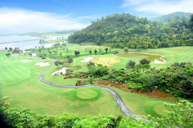 Đất trồng lúa sử dụng làm sân golf trong trường hợp nào?