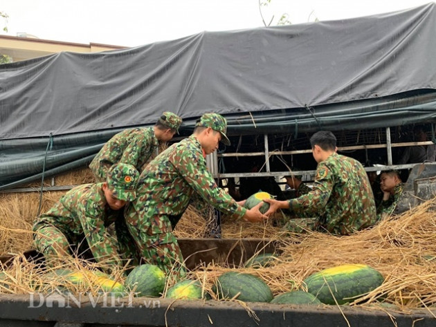 dich corona: quang ninh gui 4 van "tam long" den nguoi trong dua hinh anh 9