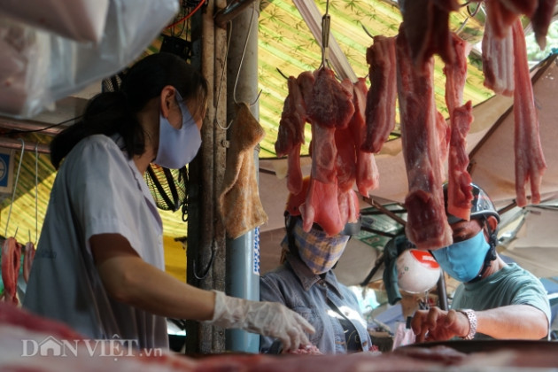 Giá heo hơi công ty giảm 5.000 đồng/kg, vì sao chợ vẫn bán đắt?4