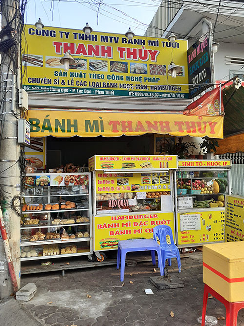 giai cuu thanh long vi dich covid-19, vua banh mi lam banh mi thanh long hinh anh 3