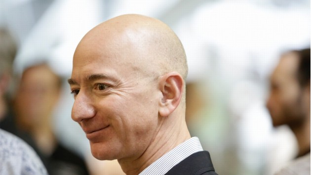 Jeff Bezos: Từ cậu bé tò mò đến người giàu nhất hành tinh