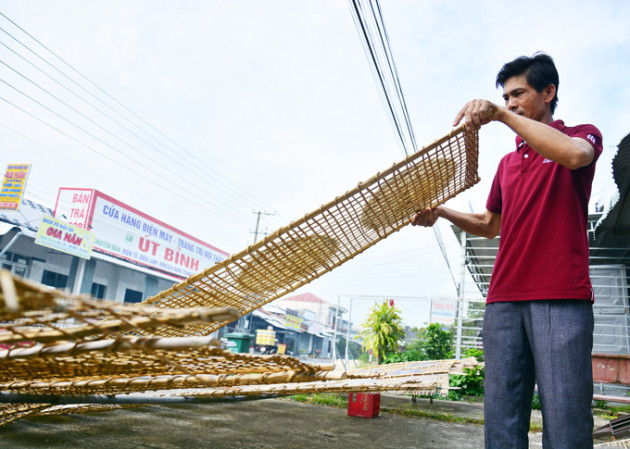 Kiên Giang: Bỏ lái xe về quê "phát dương quang đại" thứ bánh này