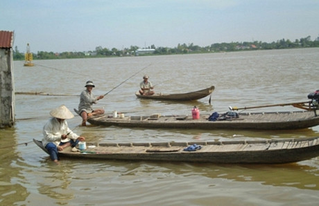 nhung ca bong lau khung nay di dau khien dan cu lao nay nho qua! hinh anh 2