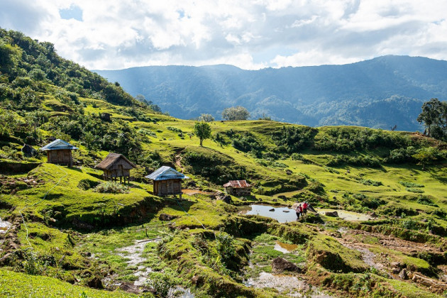 ru nhau len nui trong thu sam nay, ban duoc ca cu lan la hinh anh 2