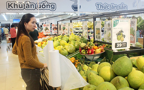 Trái cây tăng giá từng ngày theo... hạn, mặn, thương lái lùng mua