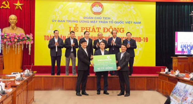 vietcombank ung ho 10 ty tai le phat dong toan dan chung tay phong, chong dich covid–19 hinh anh 3