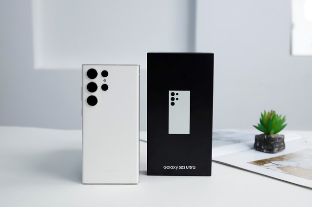 Một tháng sau 'cuộc chiến' sập giá, chuỗi bán lẻ nào đang bán điện thoại iPhone 14 Pro Max, iPhone 13... rẻ nhất? - Ảnh 3