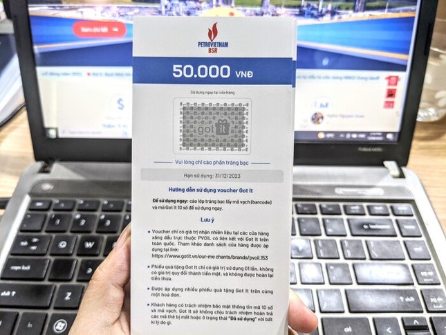 Khi đại gia tặng sầu riêng, nước mắm, trứng, chuối... - Ảnh 2