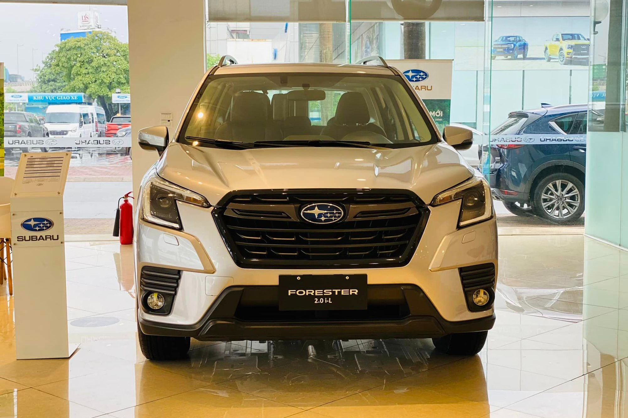 Subaru Forester giảm giá còn 749 triệu: Rẻ nhất phân khúc như CX-5, thêm áp lực cho CR-V 2024 sắp ra mắt - Ảnh 1