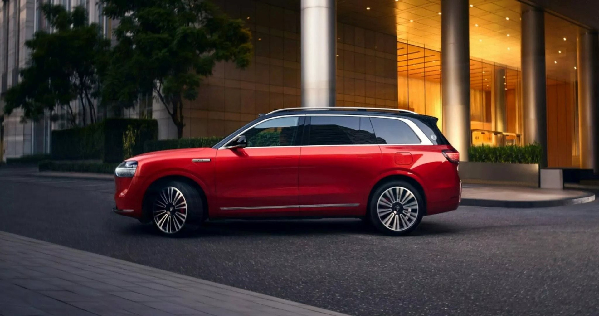 Hết Xiaomi đến lượt Huawei khoe xe điện đỉnh cấp: Kích thước lớn hơn BMW X7, màn hình ‘siêu to khổng lồ’ như Mercedes EQS, trang bị ngập xe - Ảnh 2