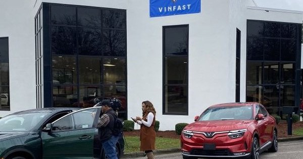 VinFast thay đổi chiến lược ở Mỹ, 'bắt tay' với đối tác phân phối của BMW, Mercedes, Porsche để bán xe điện