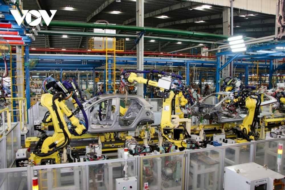 Những chính sách tác động đến thị trường ô tô, xe máy tại Việt Nam 2023 - Ảnh 1