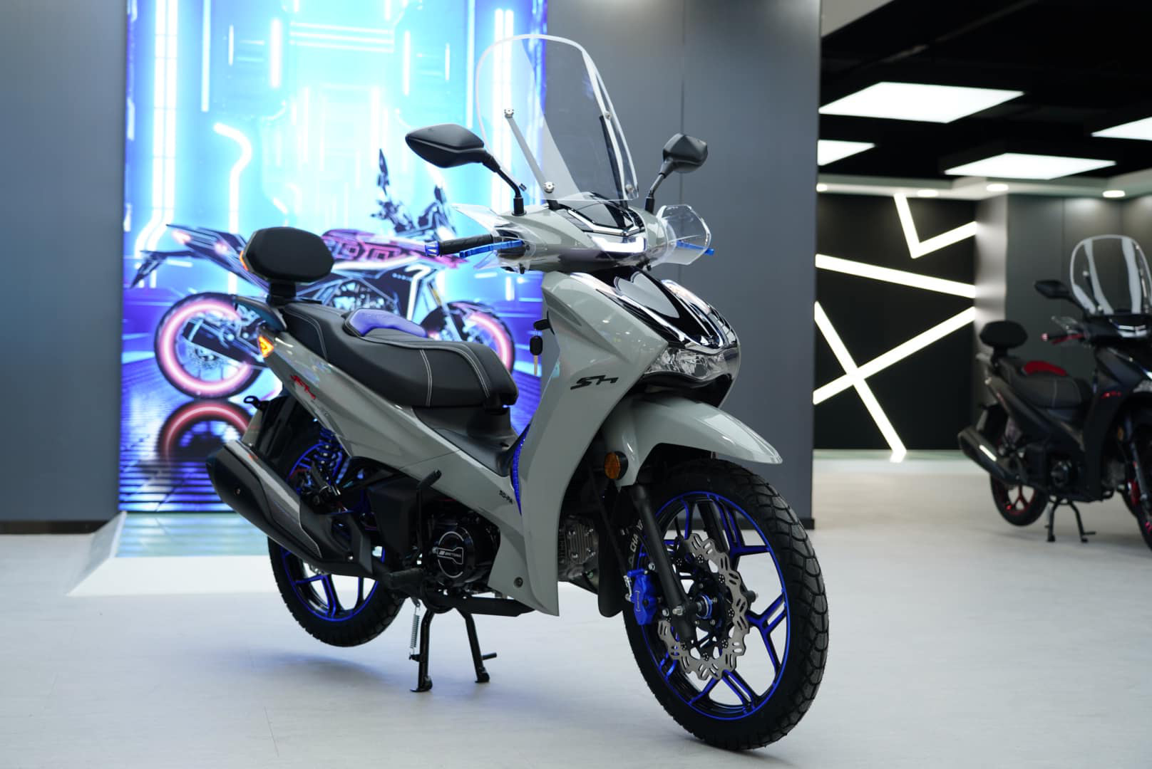 Cũng tên SH, đầu giống SH nhưng chiếc xe có giá quy đổi 60 triệu đồng này dùng động cơ 50cc, số như Wave - Ảnh 4