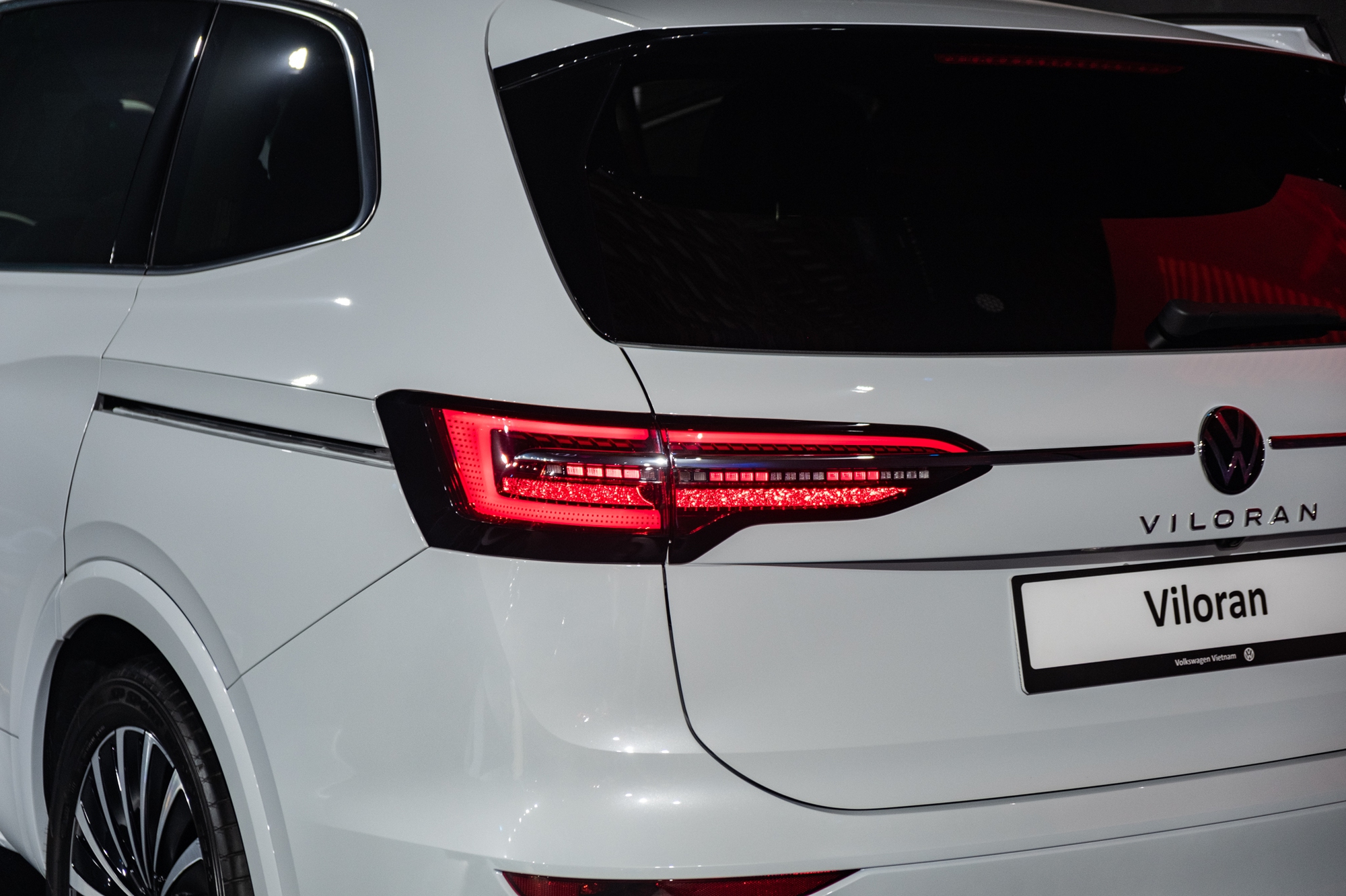 Ảnh thực tế VW Viloran Luxury vừa ra mắt VN: Đắt hơn bản thấp gần 200 triệu nhưng hàng ghế sau chuẩn thương gia - Ảnh 14