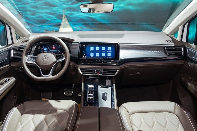 Ảnh thực tế VW Viloran Luxury vừa ra mắt VN: Đắt hơn bản thấp gần 200 triệu nhưng hàng ghế sau chuẩn thương gia - Ảnh 5