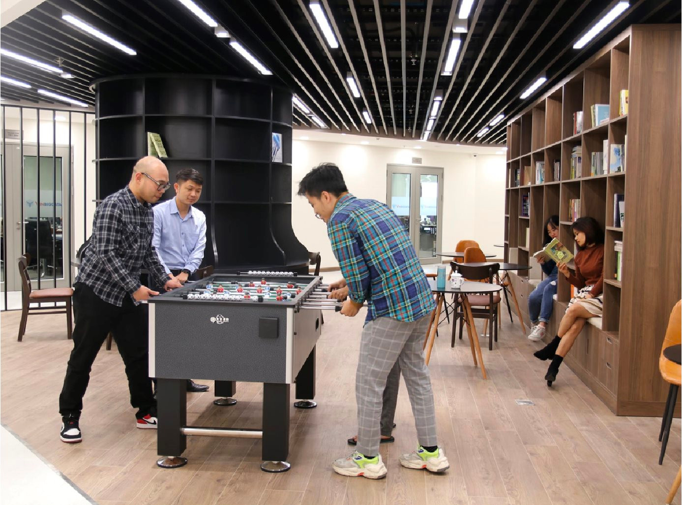 Giáo sư Vũ Hà Văn: Nhà toán học đi làm kinh doanh, xây ViGPT ‘không phải phép màu’ nhưng bài bản, nghiêm túc từ gốc rễ - Ảnh 5