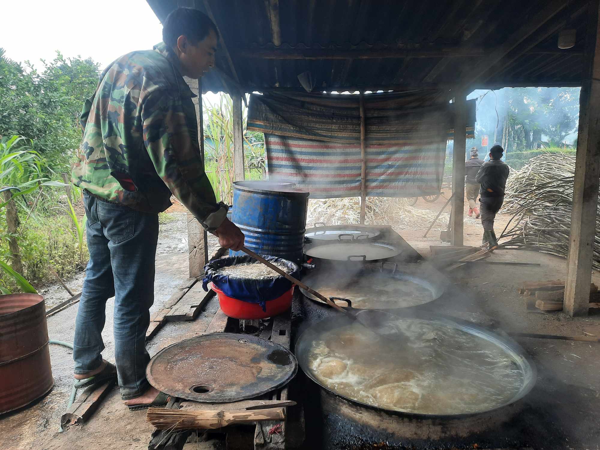 “Thủ phủ” mật mía Hà Tĩnh tất bật vào mùa sản xuất cho dịp tết Nguyên đán - Ảnh 2