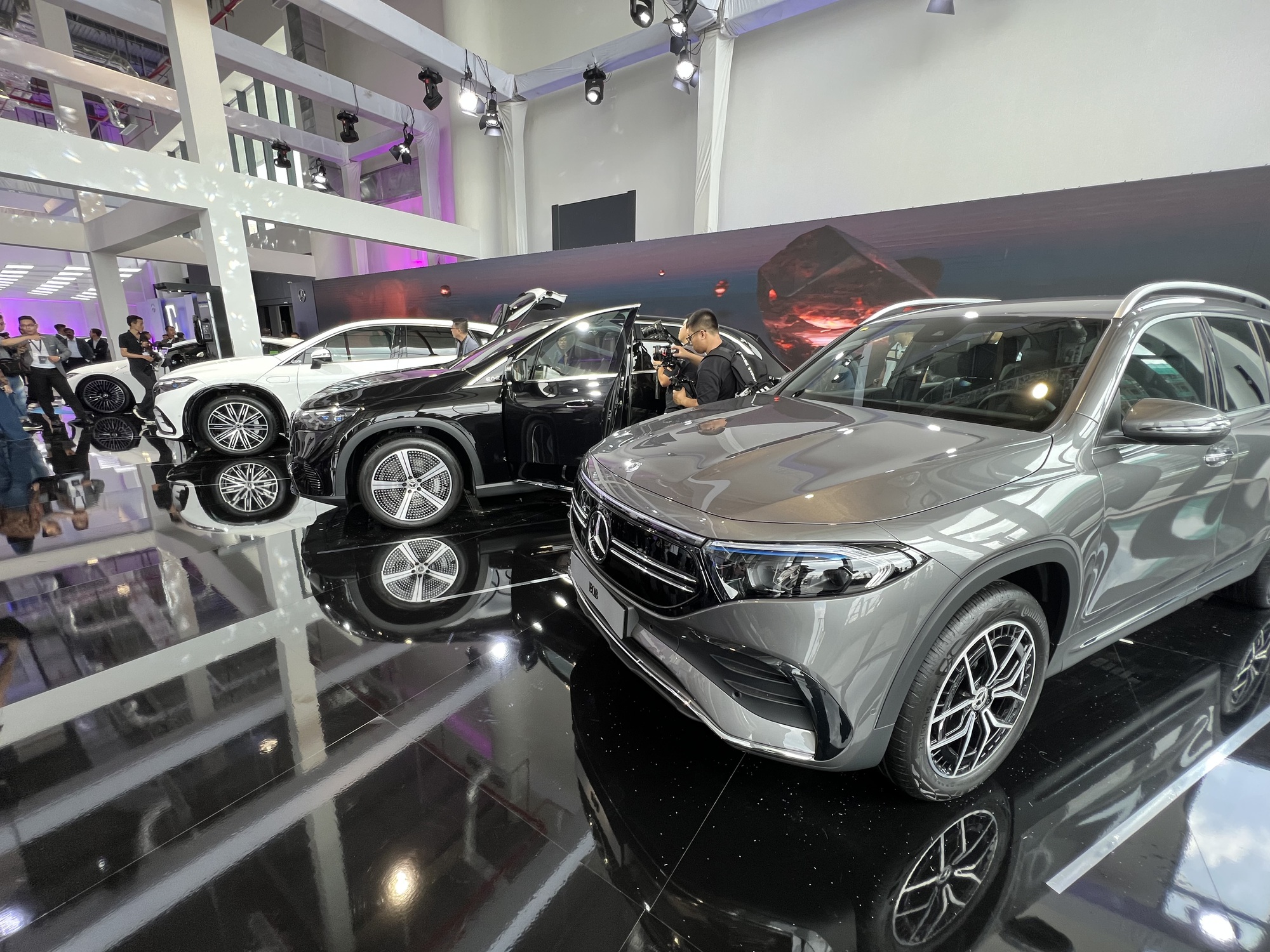 Sức mua giảm, hàng loạt ô tô vẫn mở bán - Ảnh 5