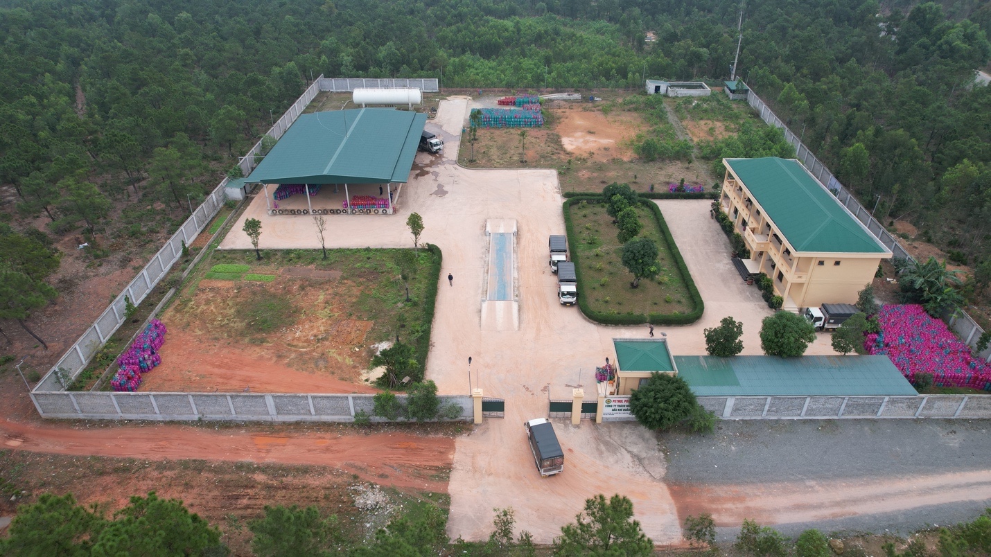 Quảng Bình: Cận cảnh công nghệ gas giả "hô biến" gas thật - Ảnh 6