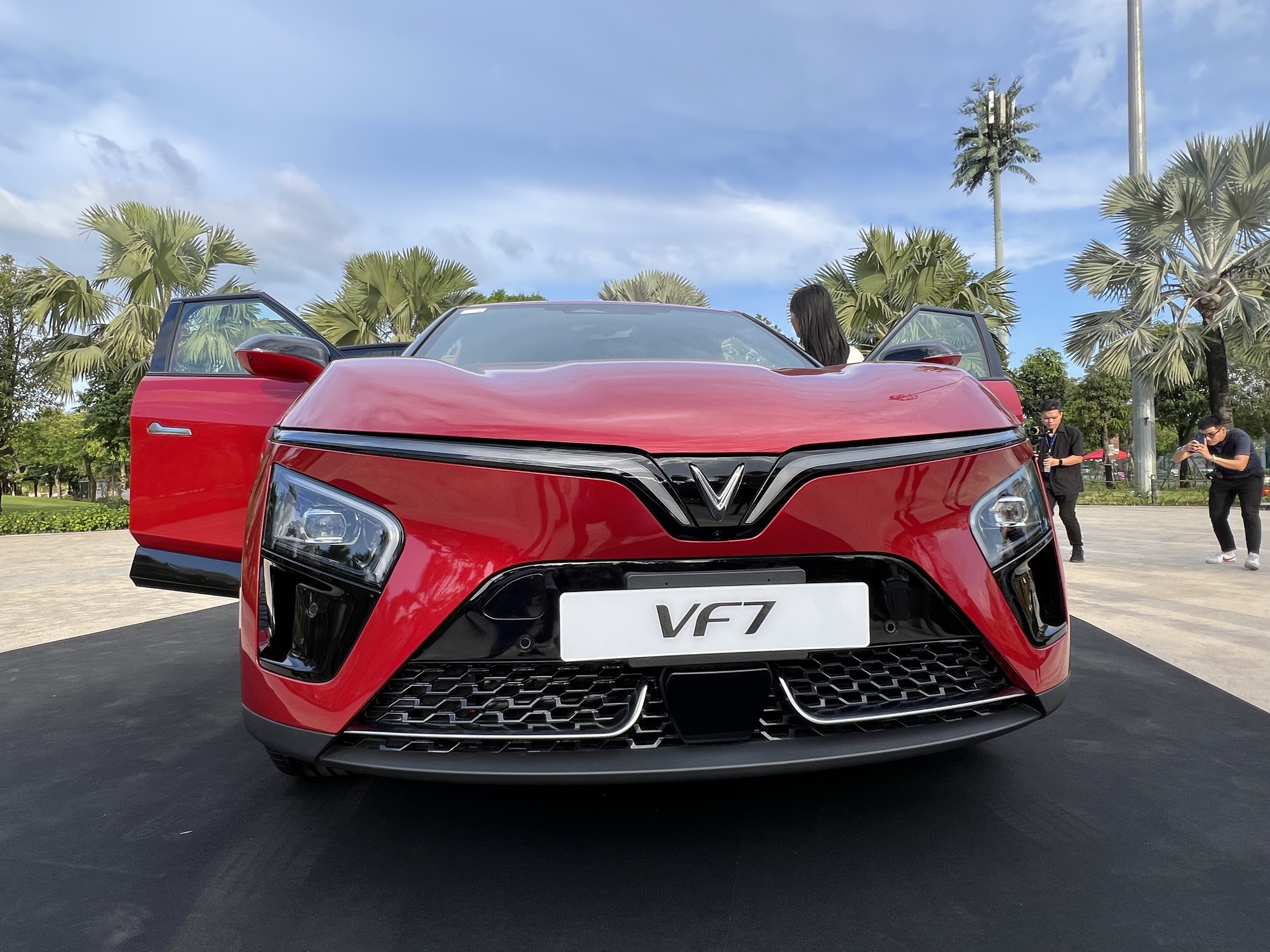 Sức mua giảm, hàng loạt ô tô vẫn mở bán - Ảnh 4