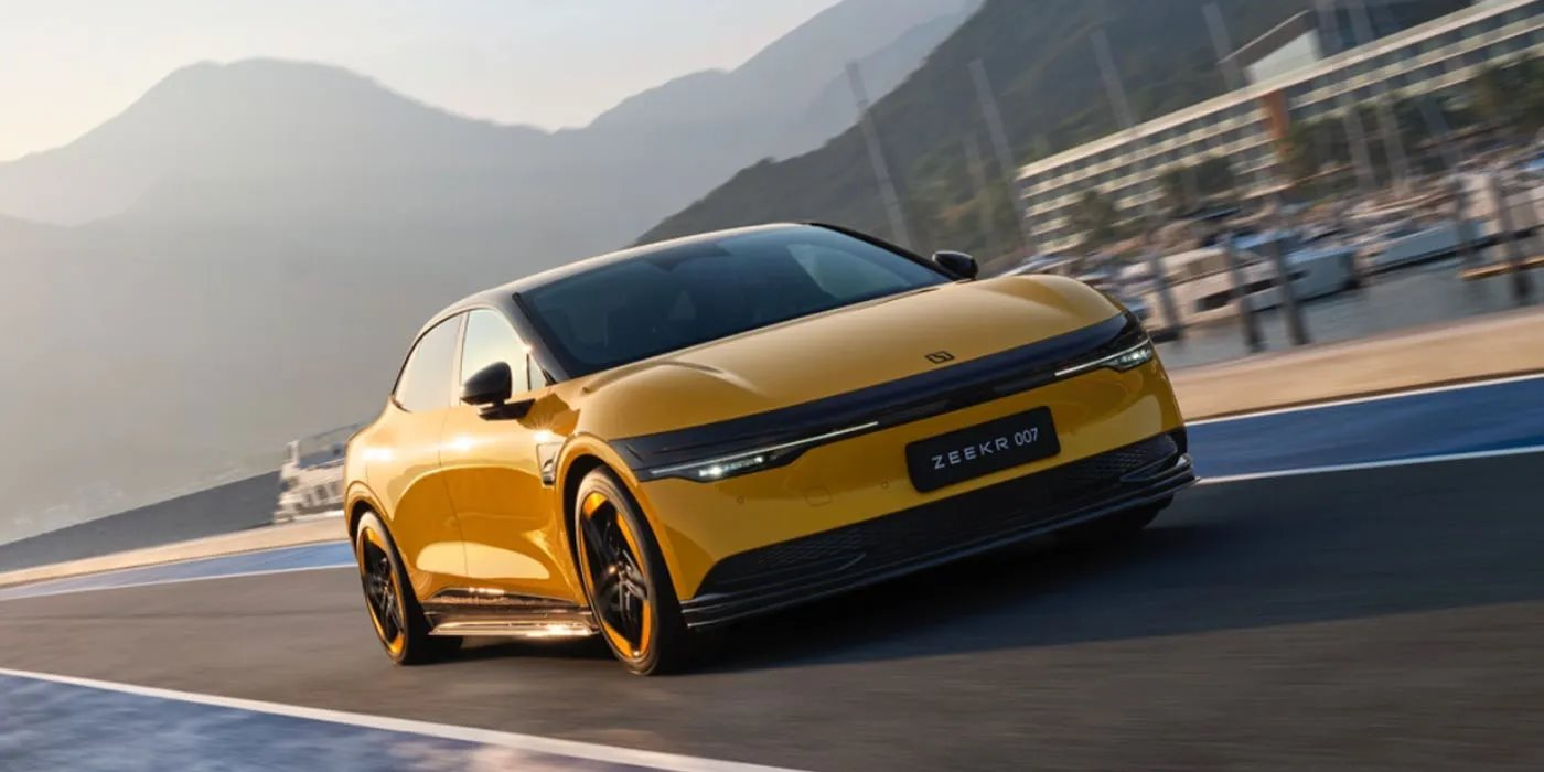 Mẫu sedan điện Trung Quốc vừa trình làng đã gây sốt: tốc độ sạc nhanh nhất thế giới, pin chịu nhiệt tới 1.000 độ C, giá từ hơn 700 triệu đồng - Ảnh 1