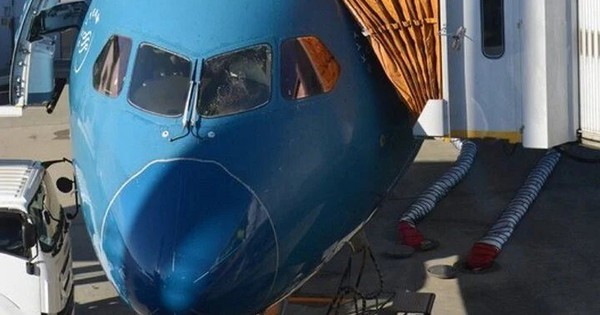 Máy bay Boeing 787 của Vietnam Airlines nứt kính tại Nhật Bản, đang ở đâu?