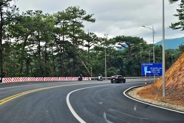 Tạm thời thông xe đèo Prenn dịp Tết Dương lịch - Ảnh 1