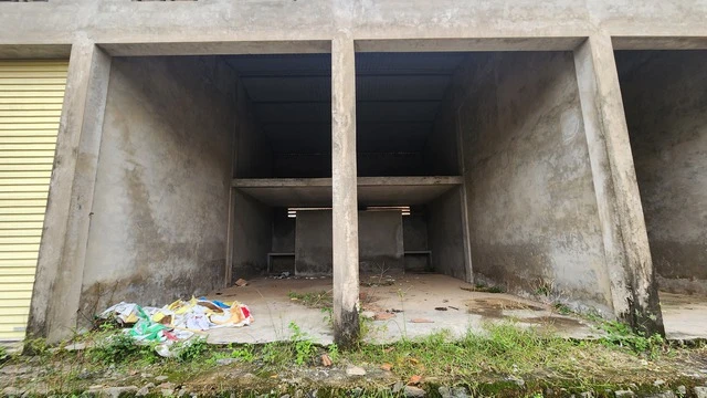 Cảnh hoang tàn tại dự án khách sạn, trung tâm thương mại 150 tỉ ở Hà Tĩnh - Ảnh 9