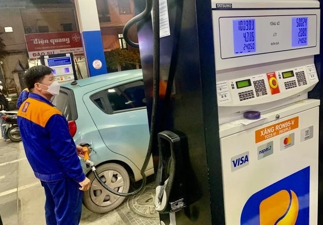 Giá xăng RON 95 lên 22.148 đồng/lít, giá dầu cao nhất 20.457 đồng/lít - Ảnh 1