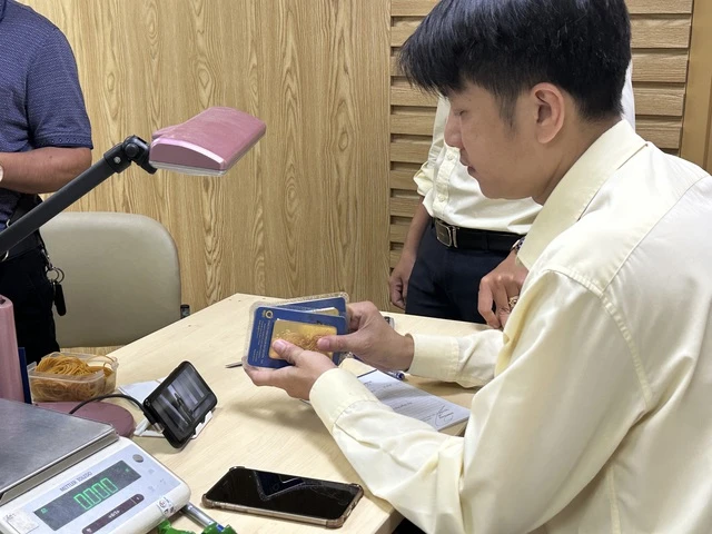 Giá vàng đột ngột giảm mạnh 3 triệu đồng/lượng - Ảnh 1