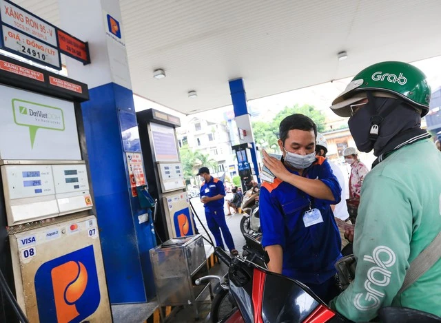 Giảm 50% thuế bảo vệ môi trường với xăng dầu từ 1.1.2024 - Ảnh 1