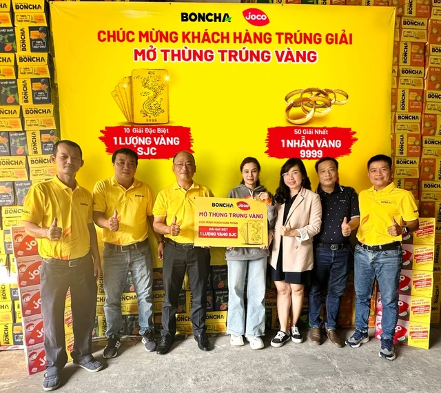 Lộ diện các chủ nhân 'Mở thùng trúng vàng' cùng BONCHA, JOCO - Ảnh 1