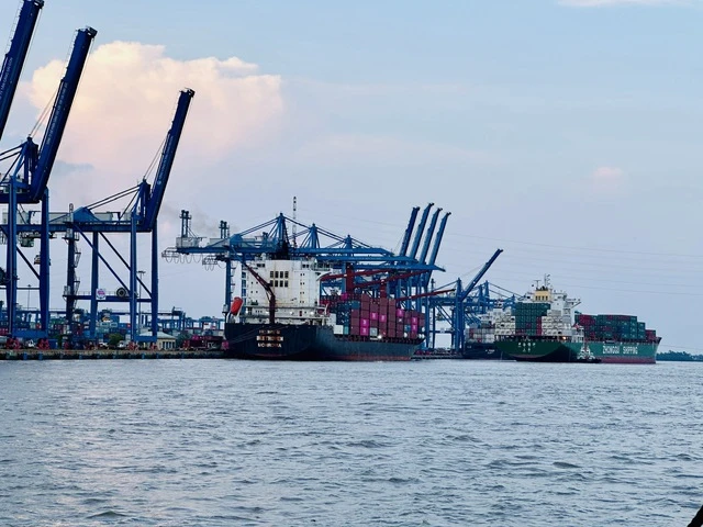 Biển Đỏ căng thẳng khiến doanh nghiệp Việt lo lắng, Bộ Công thương khuyến cáo gì? - Ảnh 1